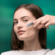 Čistiaca maska s uhlím